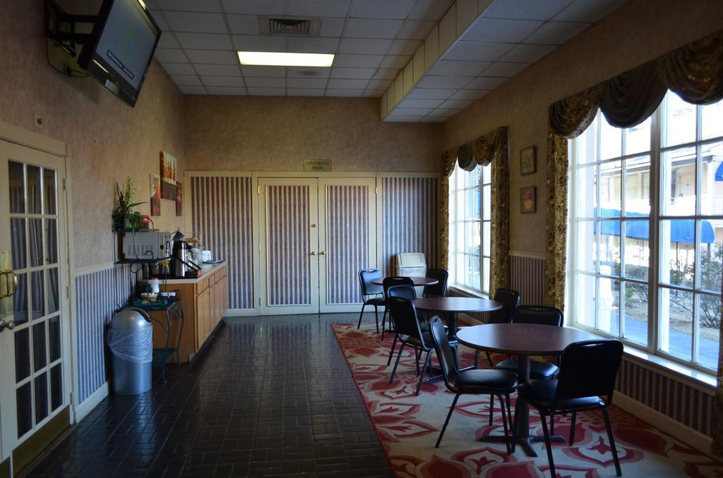 Travel Inn Homewood Bagian luar foto